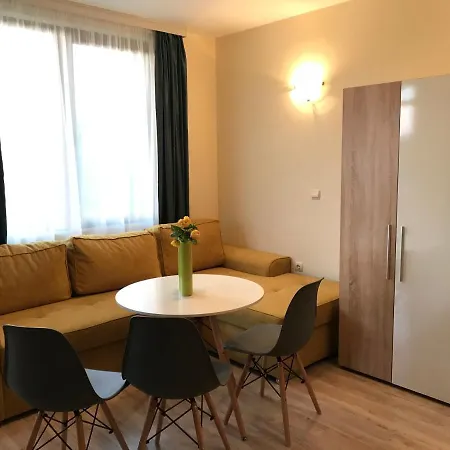Appartement студио приятели